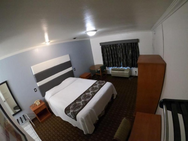 Hollywood Guest Inn image 5